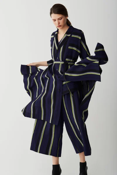 Look 3